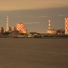 夜の工場風景