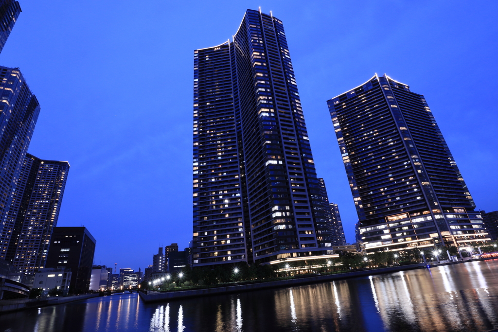 夜の運河