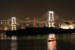 夜のレインボーブリッジ