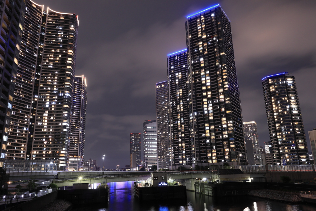 夜の運河