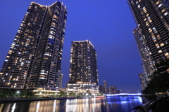 夜の運河