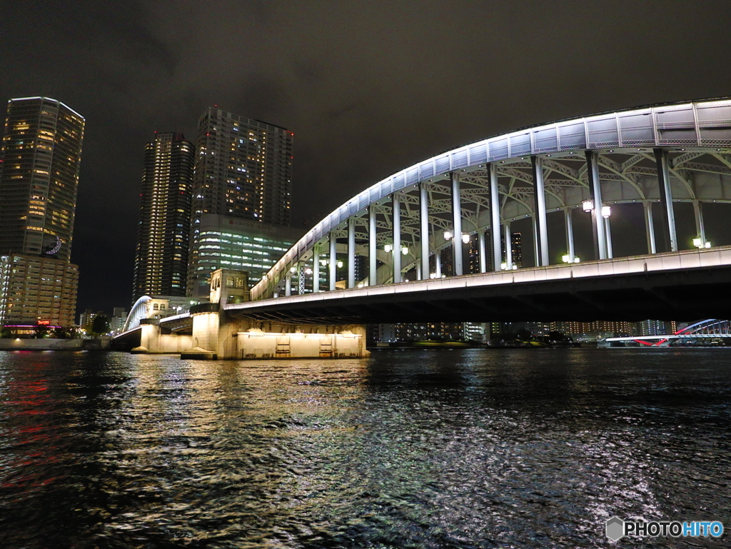 夜の勝鬨橋