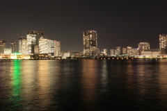夜の運河