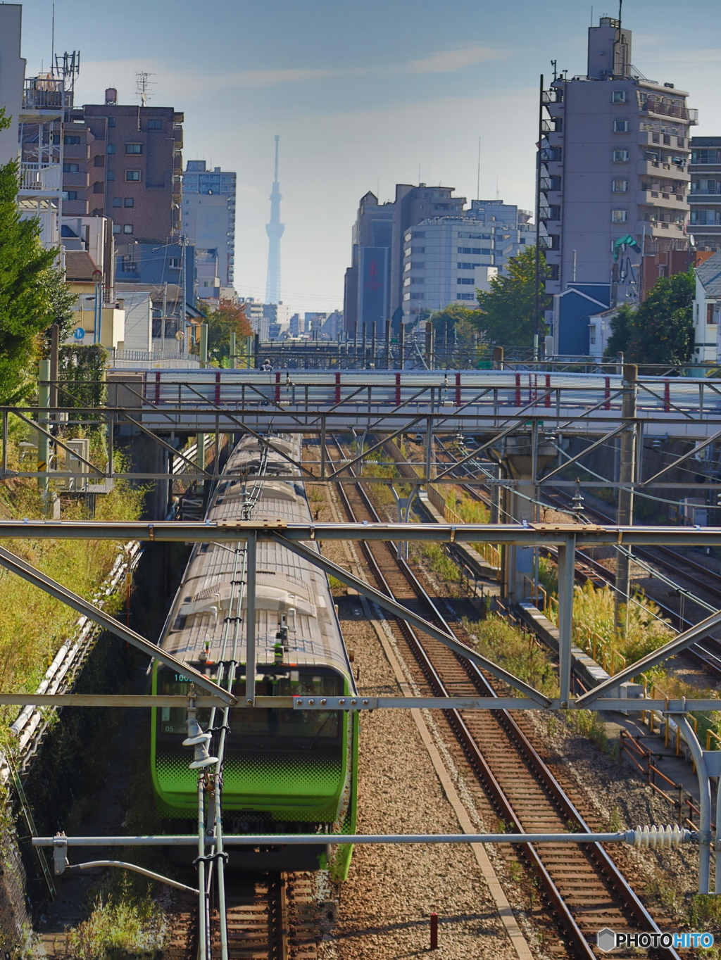 山手線のある風景　池袋　堀之内橋にて