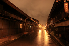 雨の夜の飛騨高山