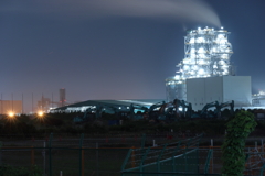 夜の工場地帯