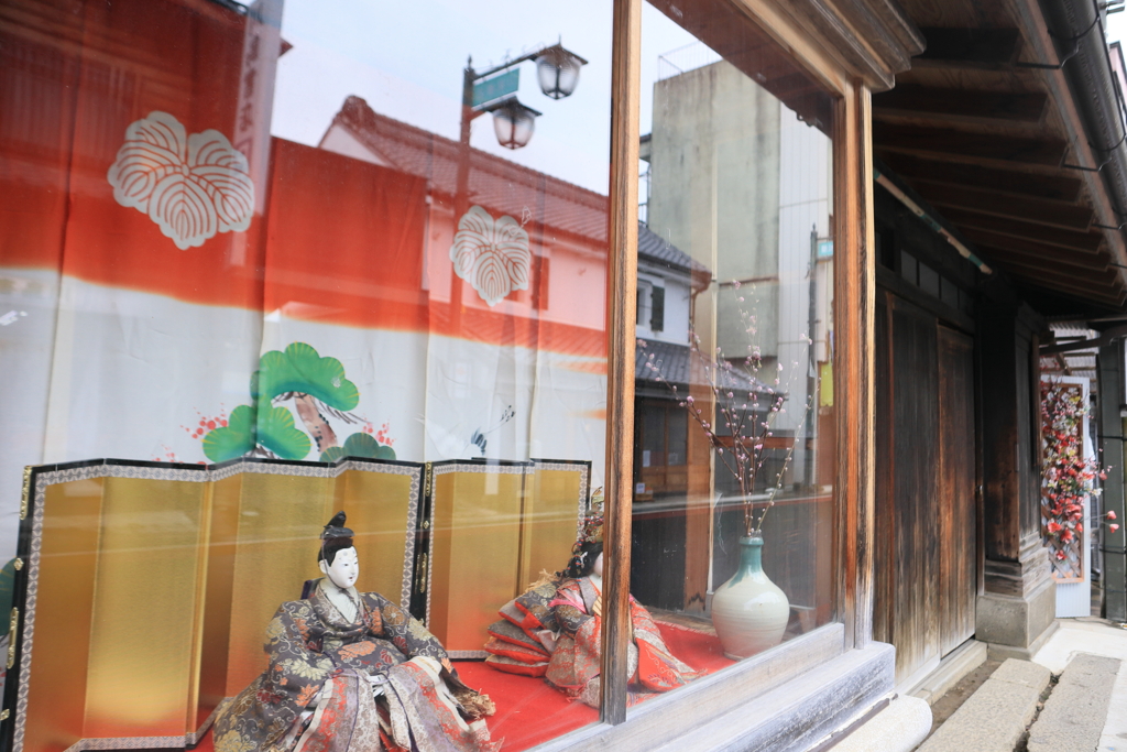 町家のひな人形