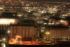 夜の工場地帯