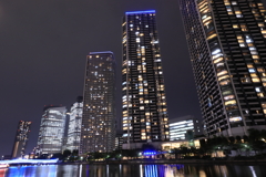 夜の運河