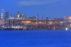 夜の工場地帯