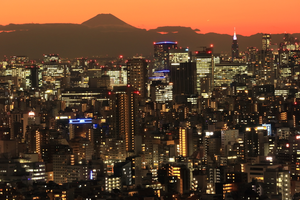富士山が見える夕景