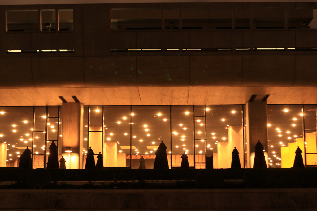 夜の上野公園‐東京文化会館