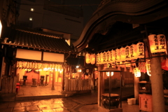 雨の夜の法善寺横丁