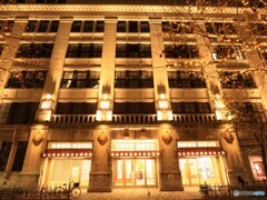 夜の日本橋三越