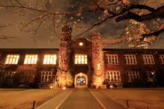 夜の立教大学