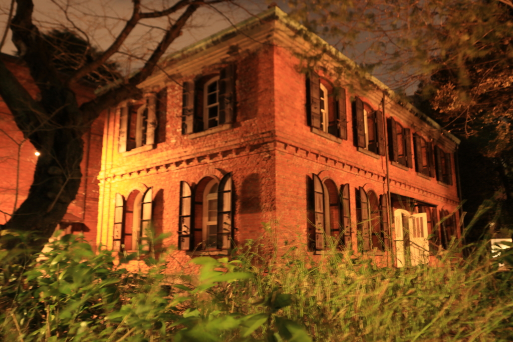 夜の上野公園‐東京芸術大学