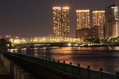 夜の隅田川