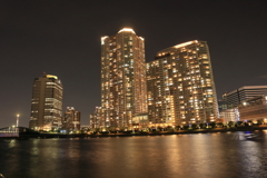 夜の運河