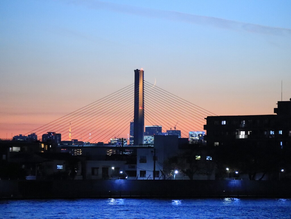 中川の夕景