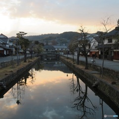 早朝の倉敷河畔