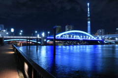 夜の隅田川