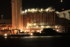 夜の工場プラント
