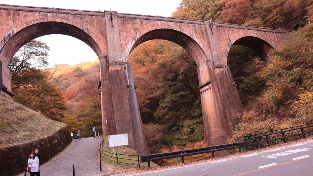秋のめがね橋