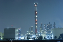 夜の工場プラント