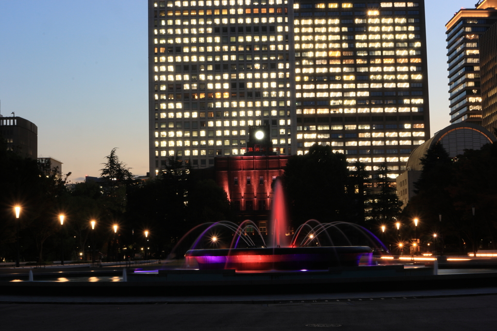 夜の日比谷公園