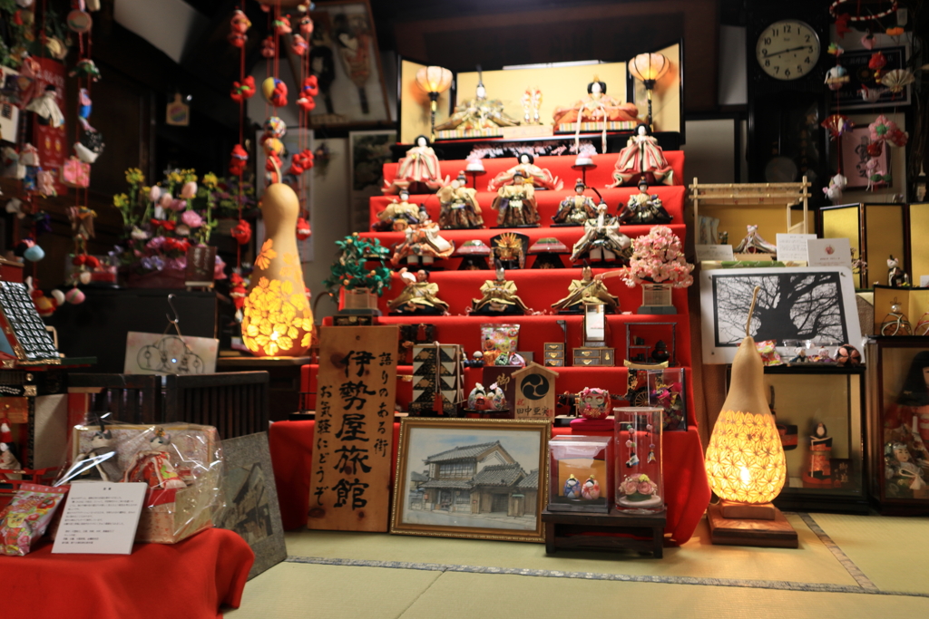 旅館の雛飾り