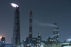 夜の工場プラント