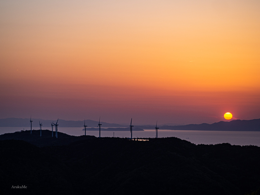 風車と夕焼け　2