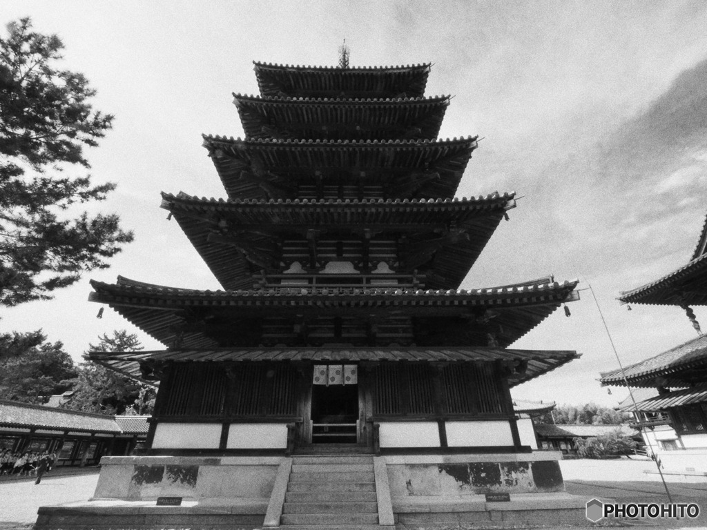 晩春の法隆寺１