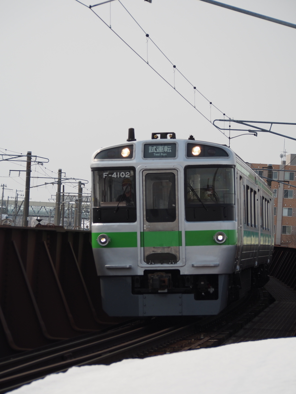 入念に