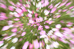飛び散る