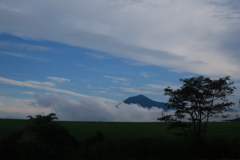 雲の合間からの岩手山