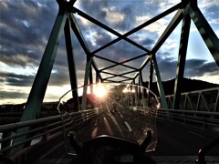 夕日に向かって