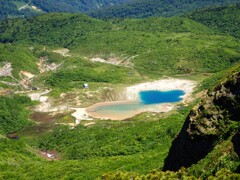 初夏の栗駒(昭和湖)
