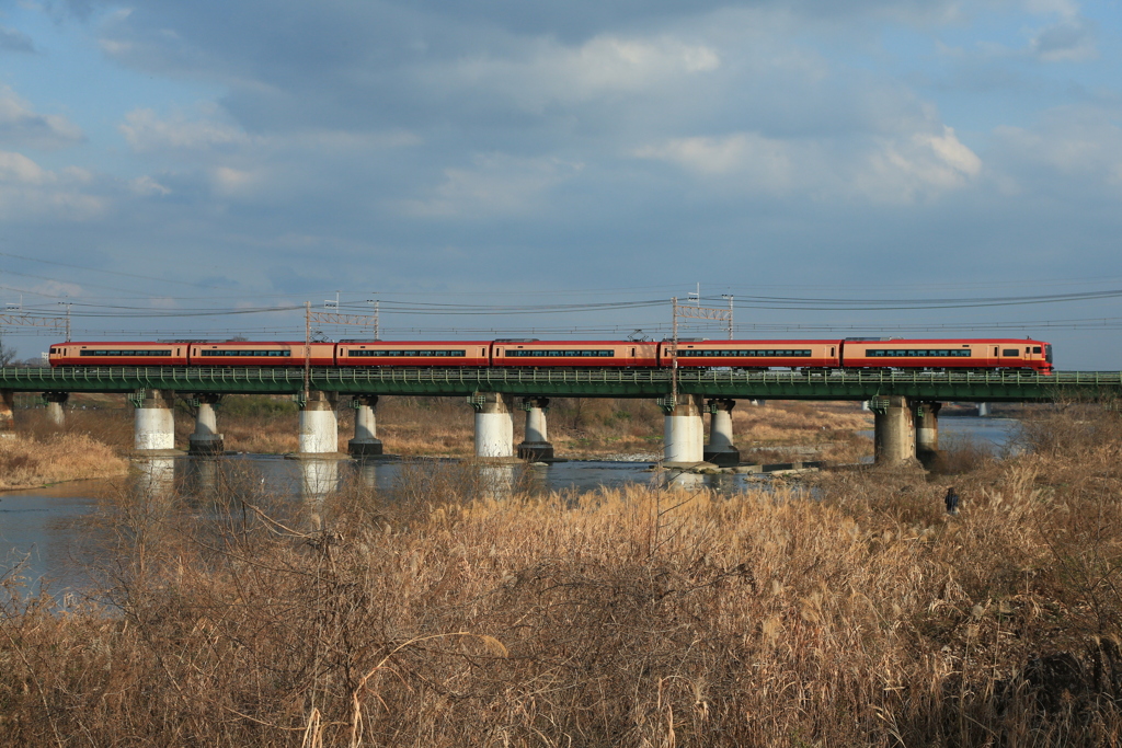 2021/12/25　回9522M　253系1000番代OM-N02編成