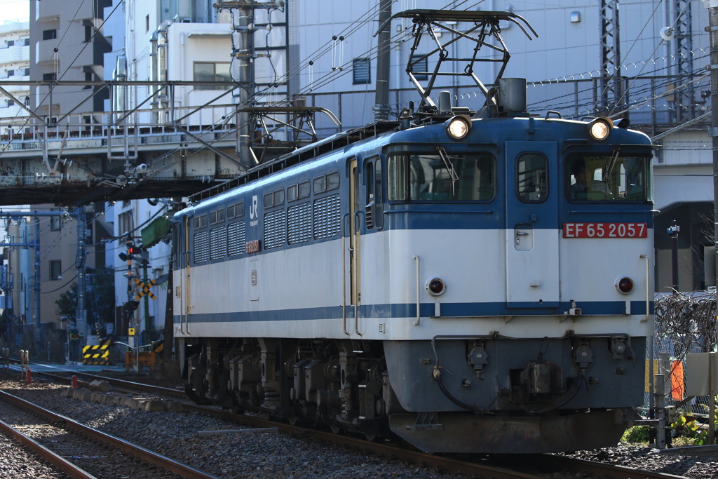 2022/02/26　配8593　EF65-2057単機