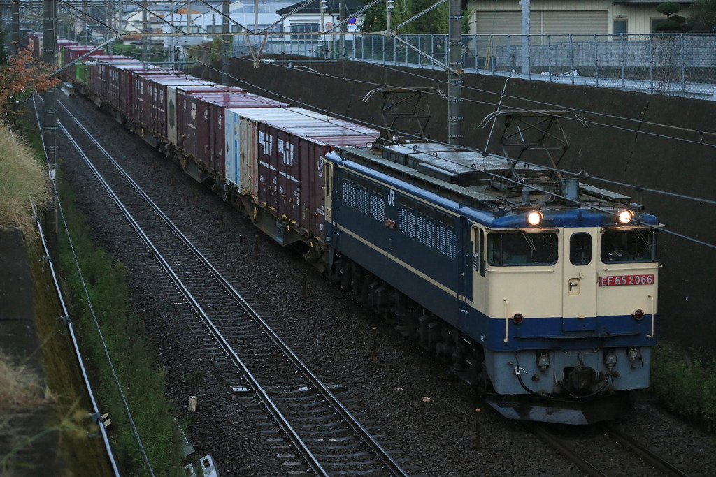 2022/10/09　77　EF65-2066