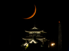 三日月と小牧城