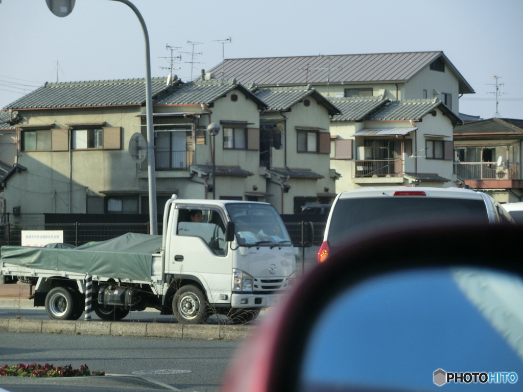 車からの町並み