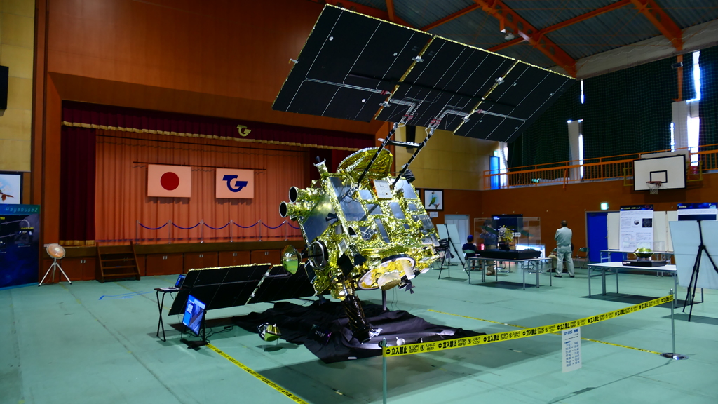 レプリカ　はやぶさ２