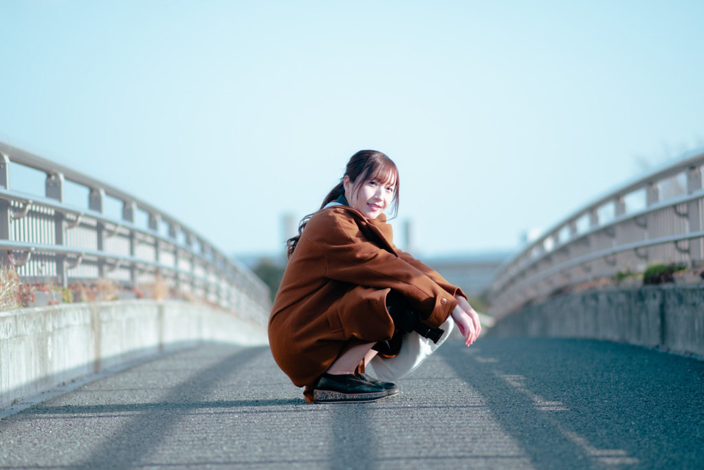 歩道橋にて