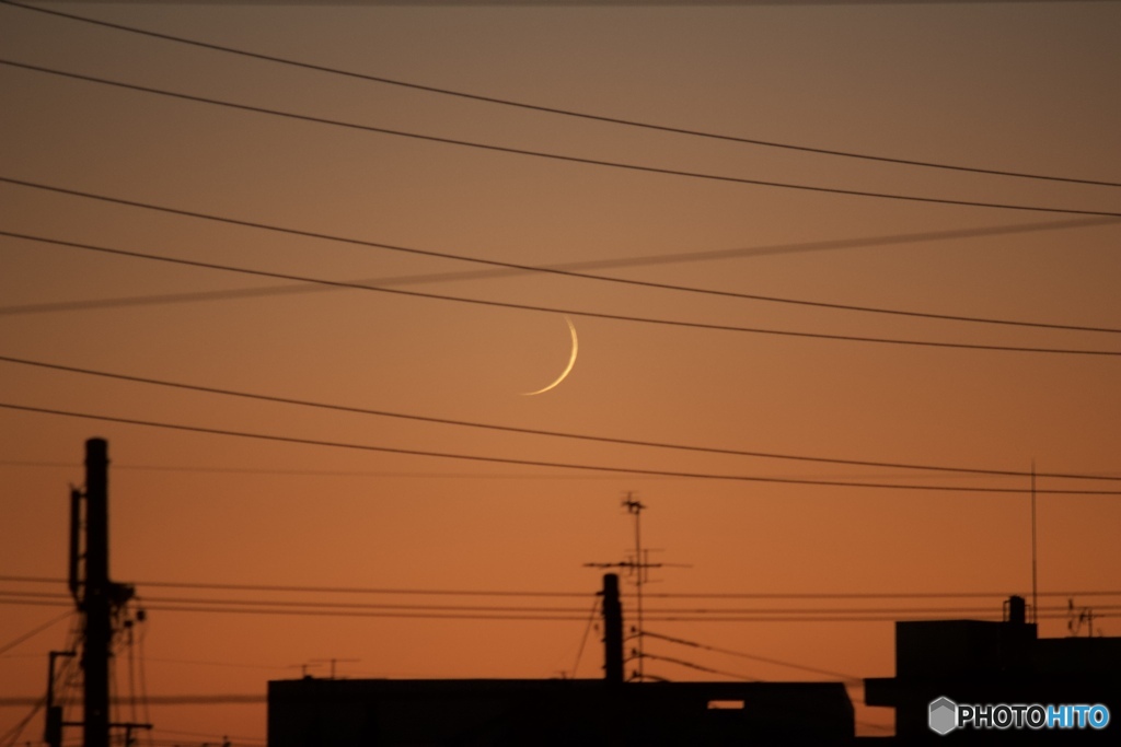 秋の夕焼けとお月様