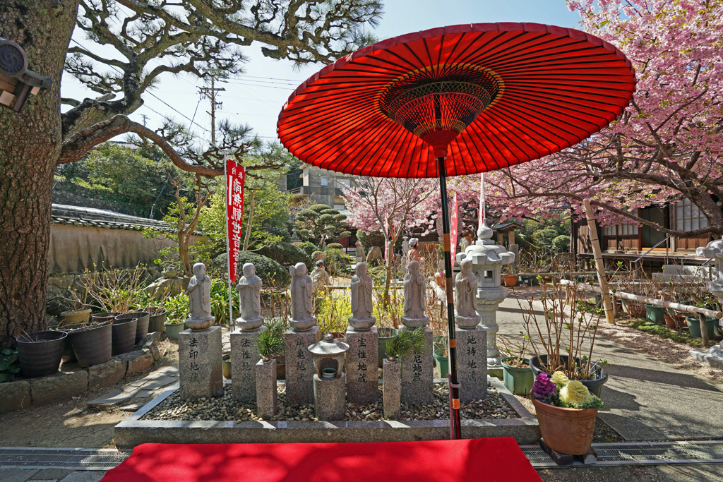 春の寺院