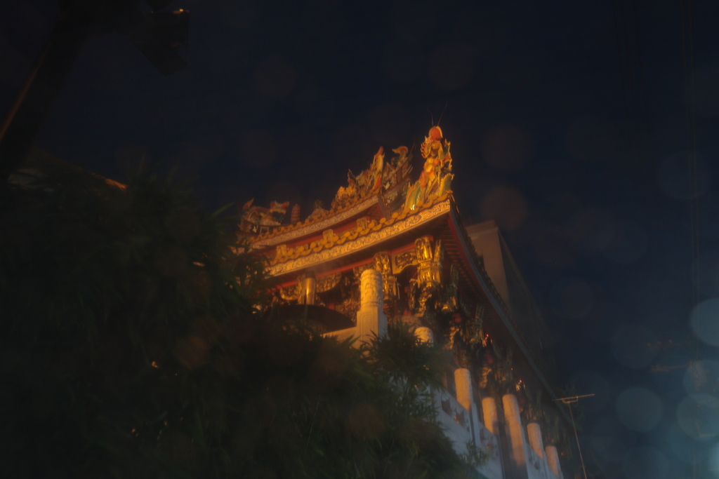雨の関帝廟