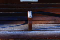 凍てつくベンチ