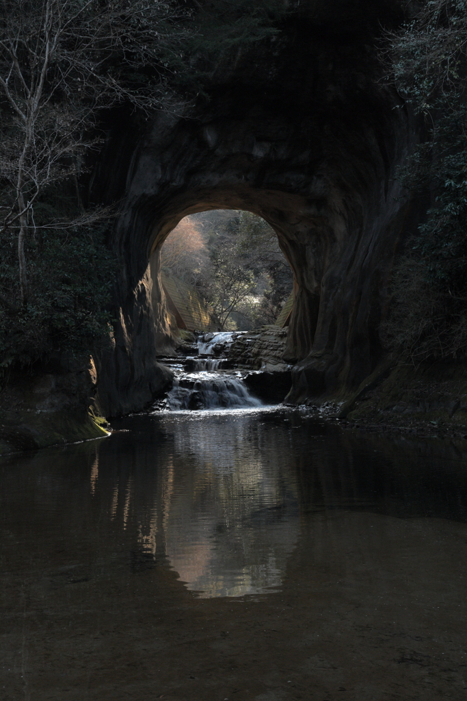 亀岩の洞窟